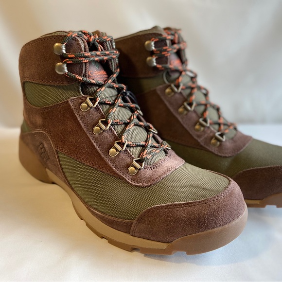 NEW! (not worn) 9.5 Columbia Men's Endicott Classic Mid WP Boot #OBO - Picture 7 of 9